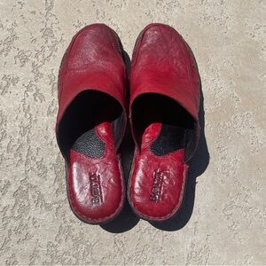 🌹Born Marley Red Leather Clogs✨